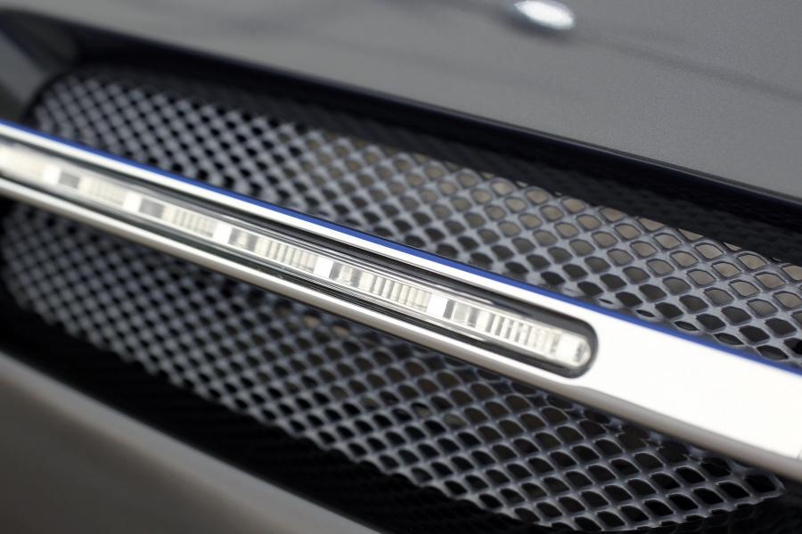 Детали экстерьера Aston Martin Rapide 2010 года  (фото 37 из 190)